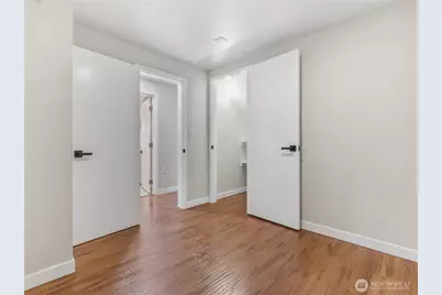1035 147th Avenue SE, Bellevue, WA 98007 - Photo 32