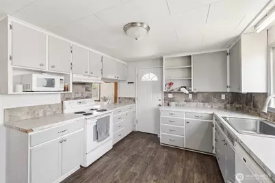 905 W 11th Street, Port Angeles, WA 98363 - Photo 4