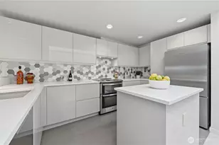 2115 Westlake Ave N, Seattle, WA 98109 - Photo 18