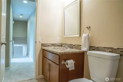 22039 NE 15th Street, Sammamish, WA 98074 - Photo 22