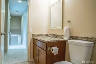 22039 NE 15th St, Sammamish, WA 98074 - Photo 22