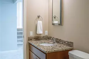 22039 NE 15th St, Sammamish, WA 98074 - Photo 16