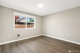605 E 91st St, Tacoma, WA 98445 - Photo 16