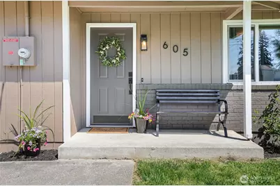 605 E 91st Street, Tacoma, WA 98445 - Photo 2