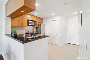2721 1st Ave, Seattle, WA 98121 - Photo 14