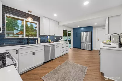 6505 NE Arrowhead Drive, Kenmore, WA 98028 - Photo 14
