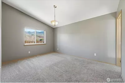 117 Island Loop Road, Rock Island, WA 98850 - Photo 12