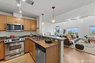 745 Bellevue Ave E, Seattle, WA 98102 - Photo 14