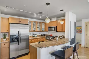 745 Bellevue Ave E, Seattle, WA 98102 - Photo 12