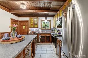 303 E 11th St, Snohomish, WA 98290 - Photo 6