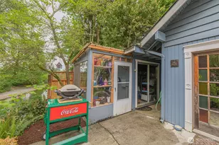 303 E 11th St, Snohomish, WA 98290 - Photo 32