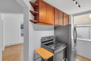7 Harrison St, Seattle, WA 98109 - Photo 10