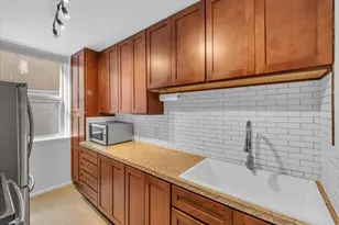 7 Harrison St, Seattle, WA 98109 - Photo 8