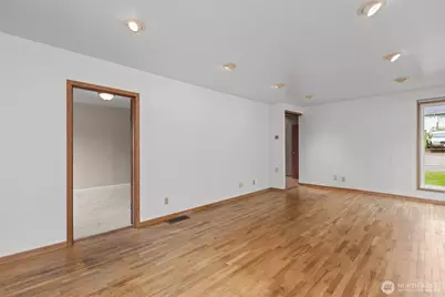 7123 32nd Avenue SW, Seattle, WA 98126 - Photo 2