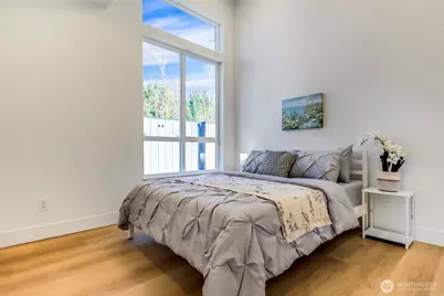 10618 E Riverside Dr, Bothell, WA 98011 - Photo 12