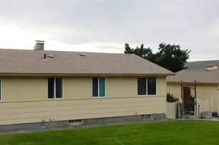61 Lorry Ln, Selah, WA 98942 - Photo 2