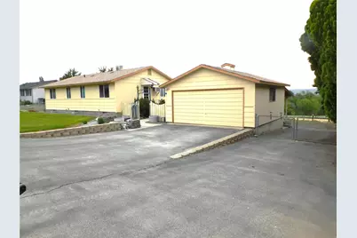 61 Lorry Lane, Selah, WA 98942 - Photo 2