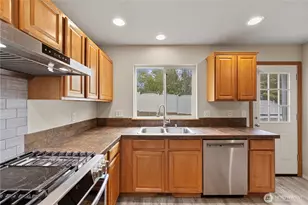 1232 NW Kathleen Dr, Oak Harbor, WA 98277 - Photo 14