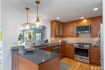 551 NE 84th Street, Seattle, WA 98115 - Photo 10