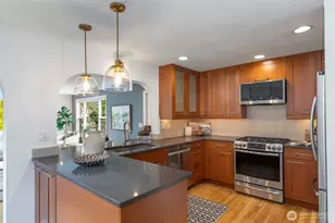 551 NE 84th St, Seattle, WA 98115 - Photo 10
