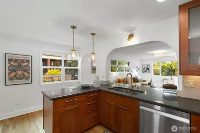 551 NE 84th Street, Seattle, WA 98115 - Photo 12