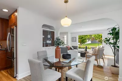 551 NE 84th Street, Seattle, WA 98115 - Photo 8