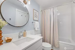 275 W Roy St, Seattle, WA 98119 - Photo 28