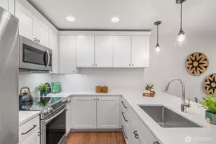 275 W Roy St, Seattle, WA 98119 - Photo 14