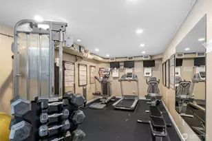275 W Roy St, Seattle, WA 98119 - Photo 34