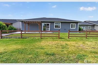 8019 Vialago Parkway, Zillah, WA 98953 - Photo 8