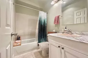 801 Rainier Ave N, Renton, WA 98057 - Photo 10