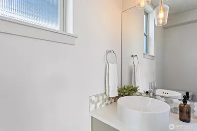 1700 E Marion Street, Seattle, WA 98122 - Photo 14