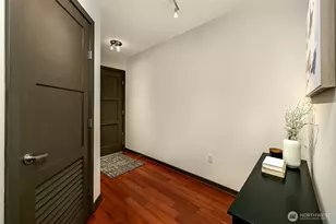413 NE 70th St, Seattle, WA 98115 - Photo 4