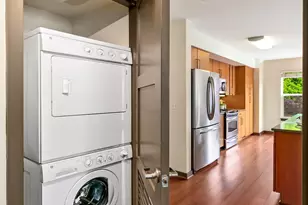 413 NE 70th St, Seattle, WA 98115 - Photo 20