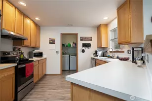 11916 130th St E, Puyallup, WA 98374 - Photo 12