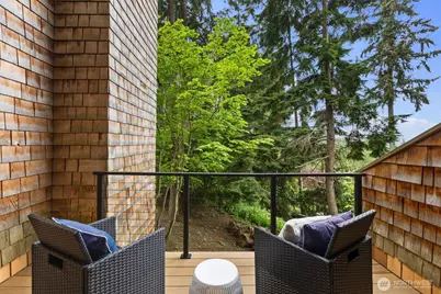 11730 Clearview Dr, Edmonds, WA 98026 - Photo 28