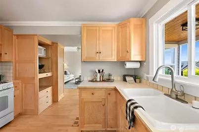 809 12th Street, Bellingham, WA 98225 - Photo 14