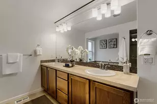 23257 SE 34th Pl, Sammamish, WA 98075 - Photo 18