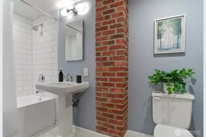 2430 Lorentz Place N, Seattle, WA 98109 - Photo 26