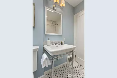 2430 Lorentz Place N, Seattle, WA 98109 - Photo 22