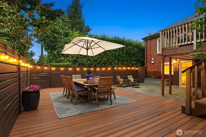 2430 Lorentz Place N, Seattle, WA 98109 - Photo 38