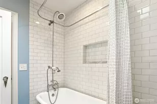 2430 Lorentz Pl N, Seattle, WA 98109 - Photo 20