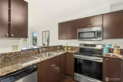 120 NW 39th Street #208, Seattle, WA 98107 - Photo 8
