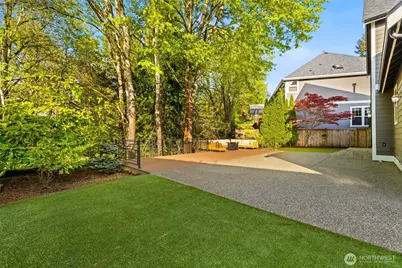 1300 N 27th Place, Renton, WA 98056 - Photo 32