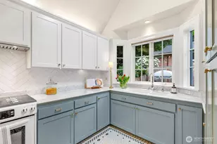 1945 Boyer Ave E, Seattle, WA 98112 - Photo 10
