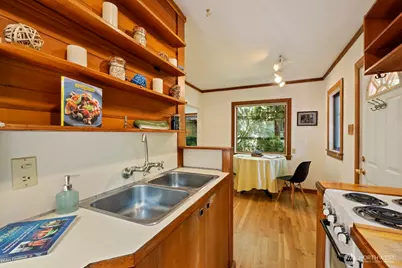 1919 32nd Avenue W, Seattle, WA 98199 - Photo 12