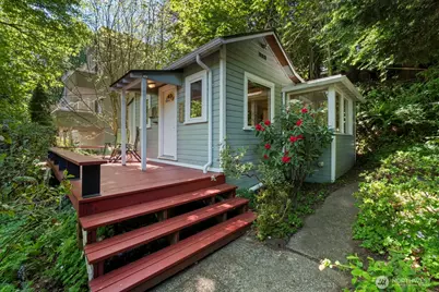 1919 32nd Avenue W, Seattle, WA 98199 - Photo 2