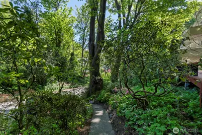 1919 32nd Avenue W, Seattle, WA 98199 - Photo 34