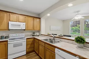 18740 109 Ln SE, Renton, WA 98055 - Photo 10