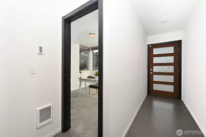 738 D N 95th, Seattle, WA 98103 - Photo 2